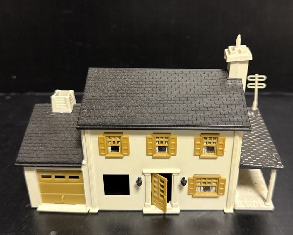 Plasticville 2 Story Colonial Plastic House with Attatched Garage Pre-Built